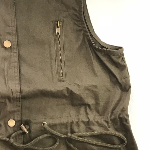 ✨FIRM PRICE✨Army Green Military Vest w/ Hood - Picture 5 of 6